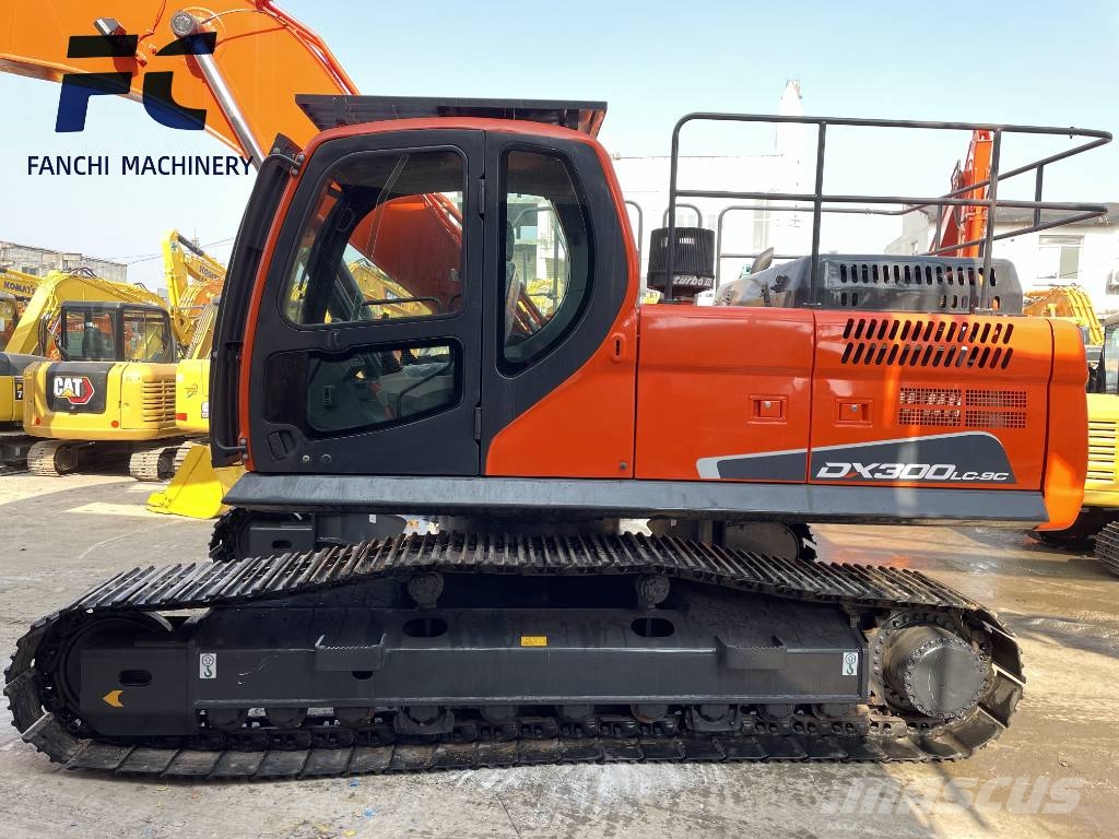 Doosan DX 300 履带挖掘机