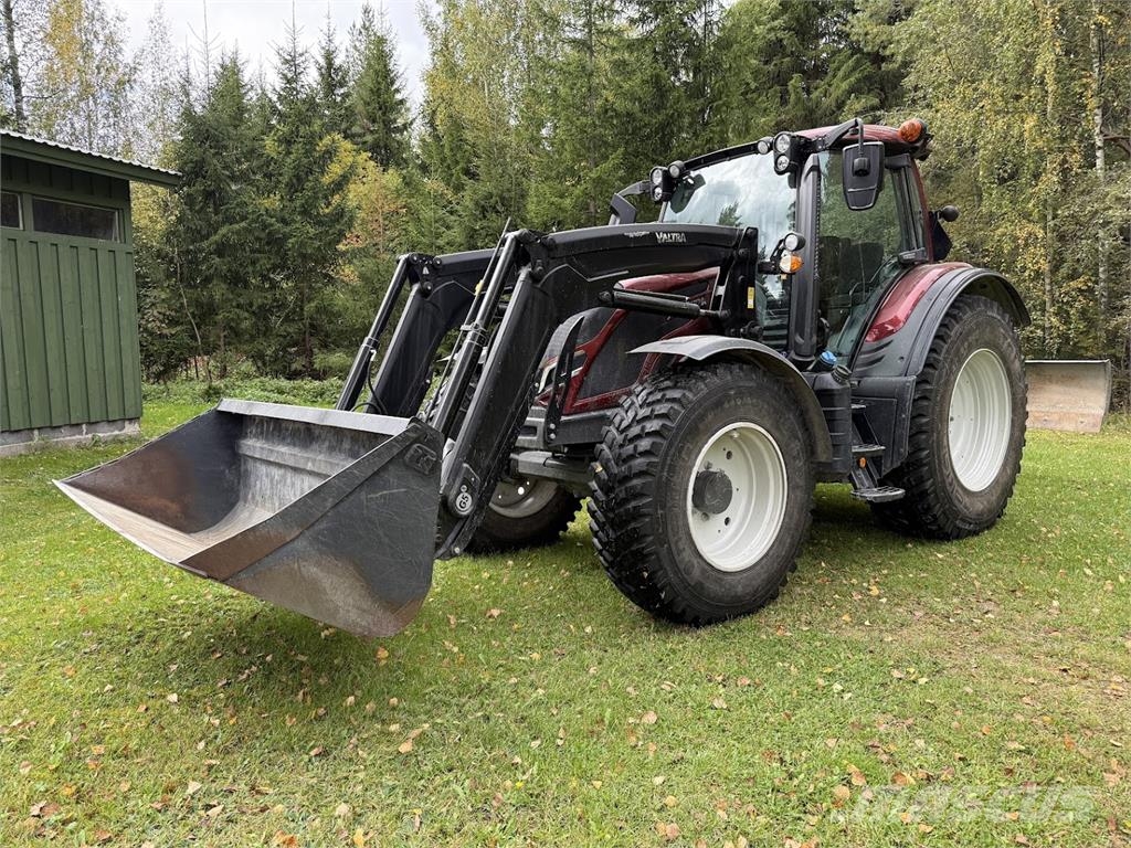 Valtra N135 Traktoriai