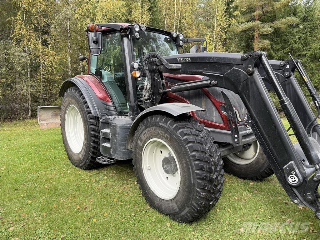 Valtra N135 Traktoriai