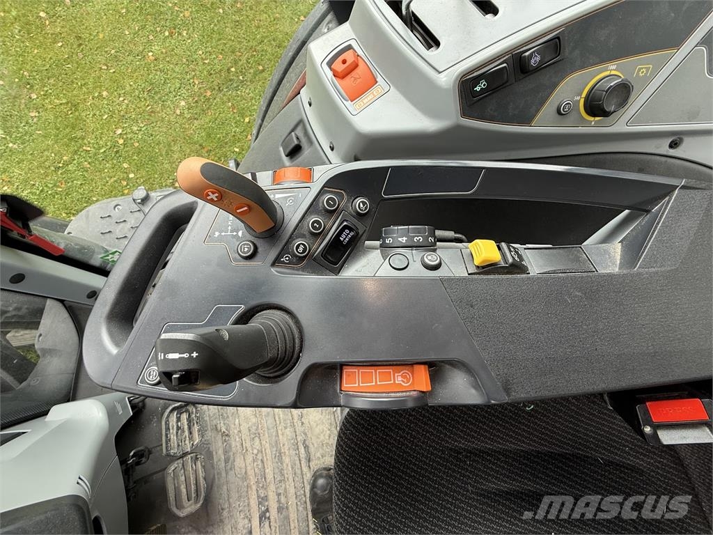 Valtra N135 Traktoriai