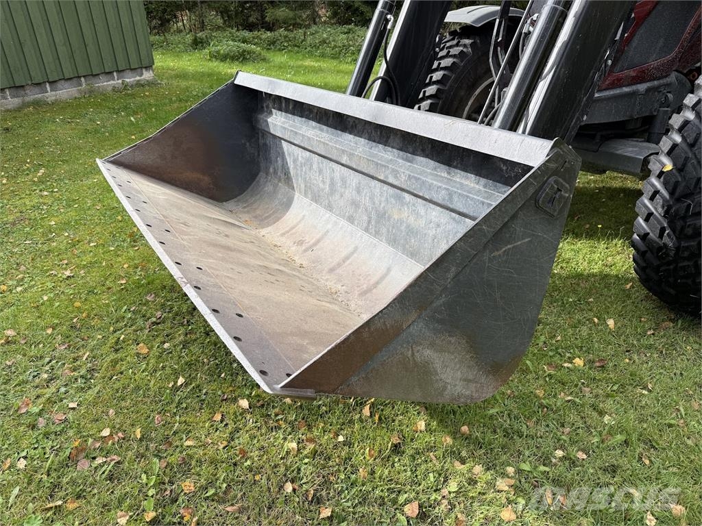 Valtra N135 Traktoriai