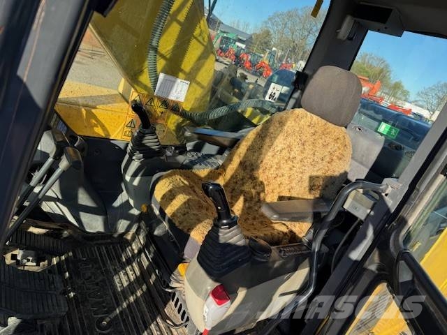 Komatsu PC 210 LC-8 حفارات زحافة