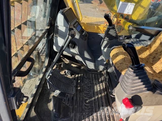 Komatsu PC 210 LC-8 حفارات زحافة