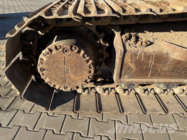 Komatsu PC 210 LC-8 حفارات زحافة