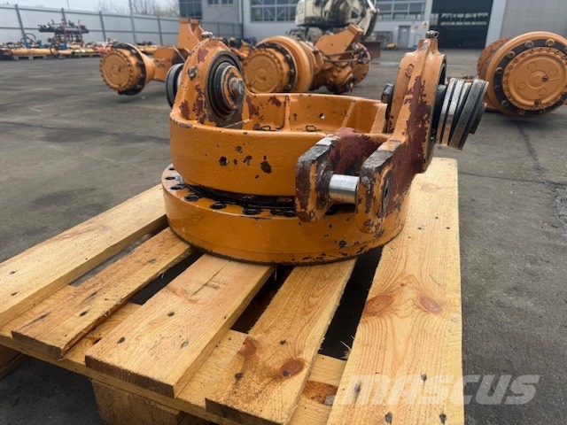 CASE 330 B USED PARTS الشاسيه والتعليق