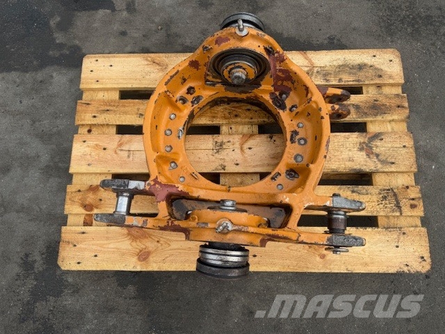 CASE 330 B USED PARTS الشاسيه والتعليق