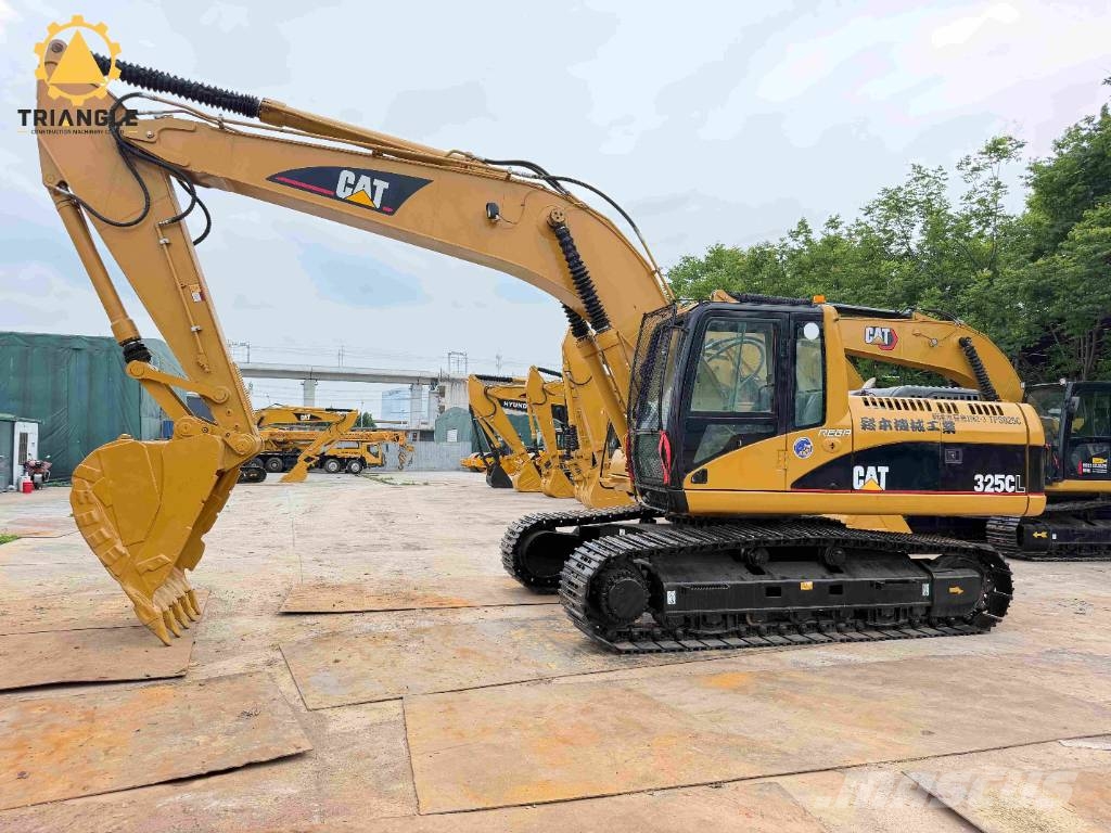 CAT 325 CL Гусеничні екскаватори
