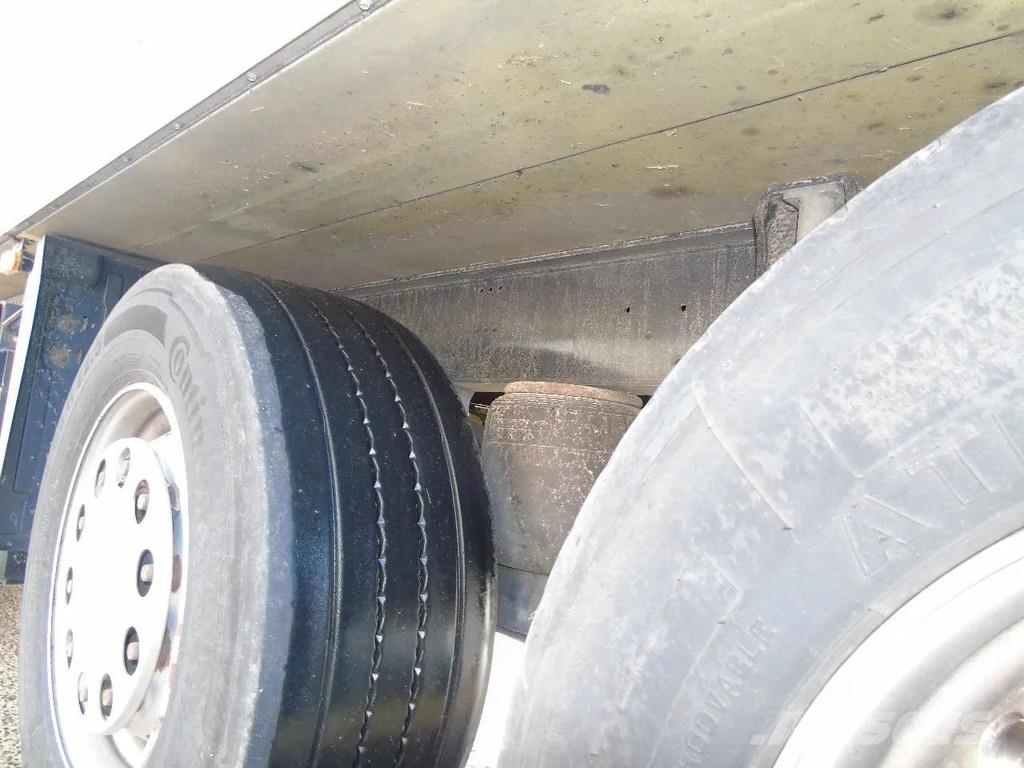 Schmitz Cargobull 2 AXLE + CARRIER + DHOLLANDIA LOADLIFT Priekabos šaldytuvai