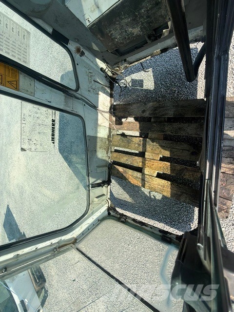 Liebherr USED CAB SERIE B Cabine en interieur