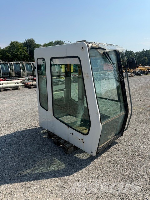 Liebherr USED CAB SERIE B Cabine en interieur