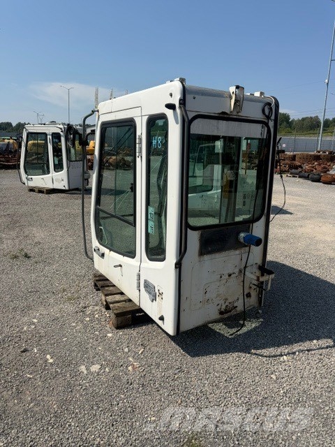 Liebherr USED CAB SERIE B Cabine en interieur