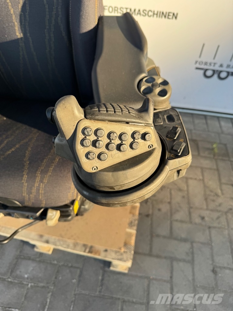  BE-GE Sitz Ponsse Fahrersitz mit Joysticks Ergo Be كابينة والداخلية