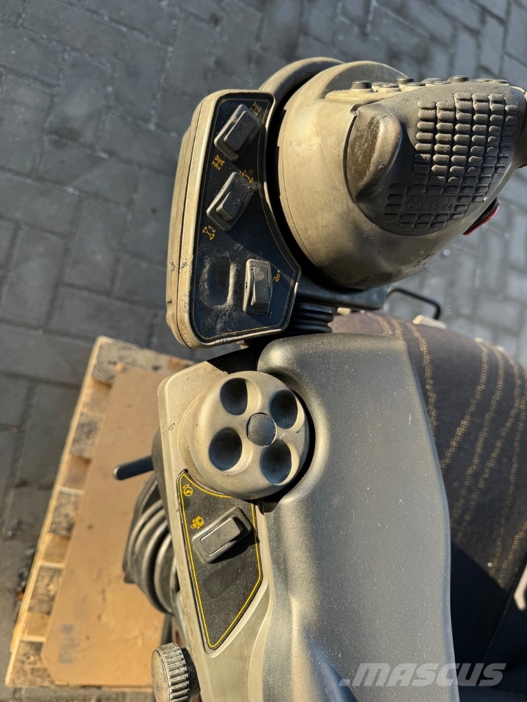  BE-GE Sitz Ponsse Fahrersitz mit Joysticks Ergo Be كابينة والداخلية
