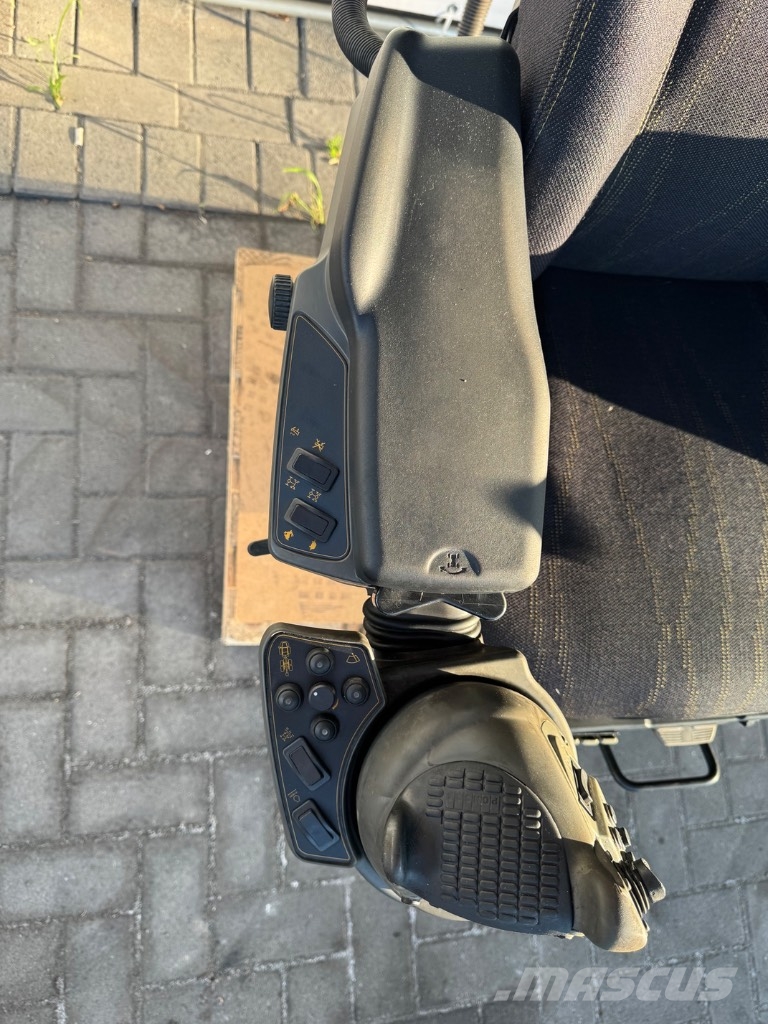  BE-GE Sitz Ponsse Fahrersitz mit Joysticks Ergo Be كابينة والداخلية