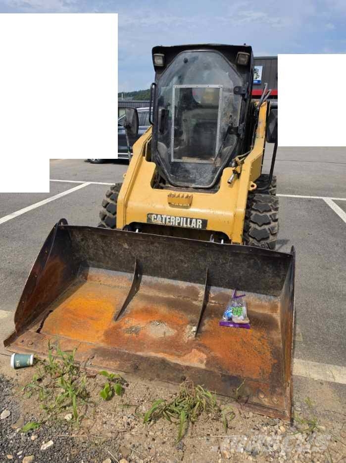 CAT 246 C スキッドステアローダー