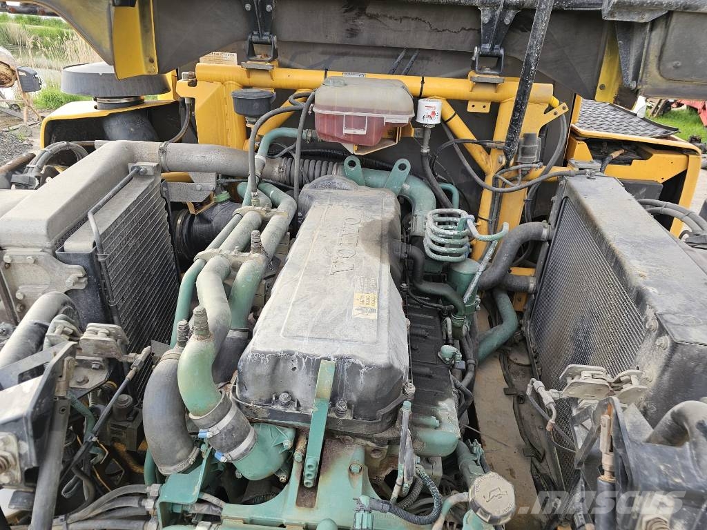 Volvo A 25 D Knik dumptrucks