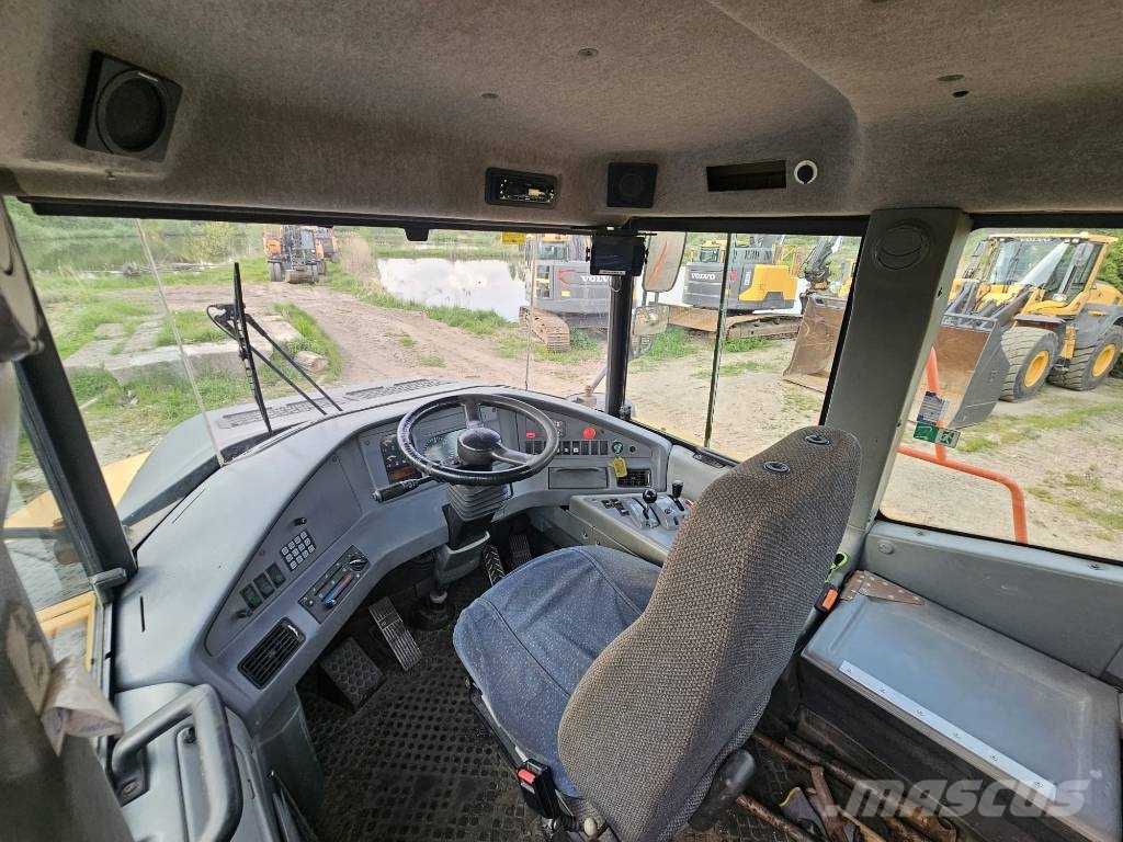 Volvo A 25 D Knik dumptrucks