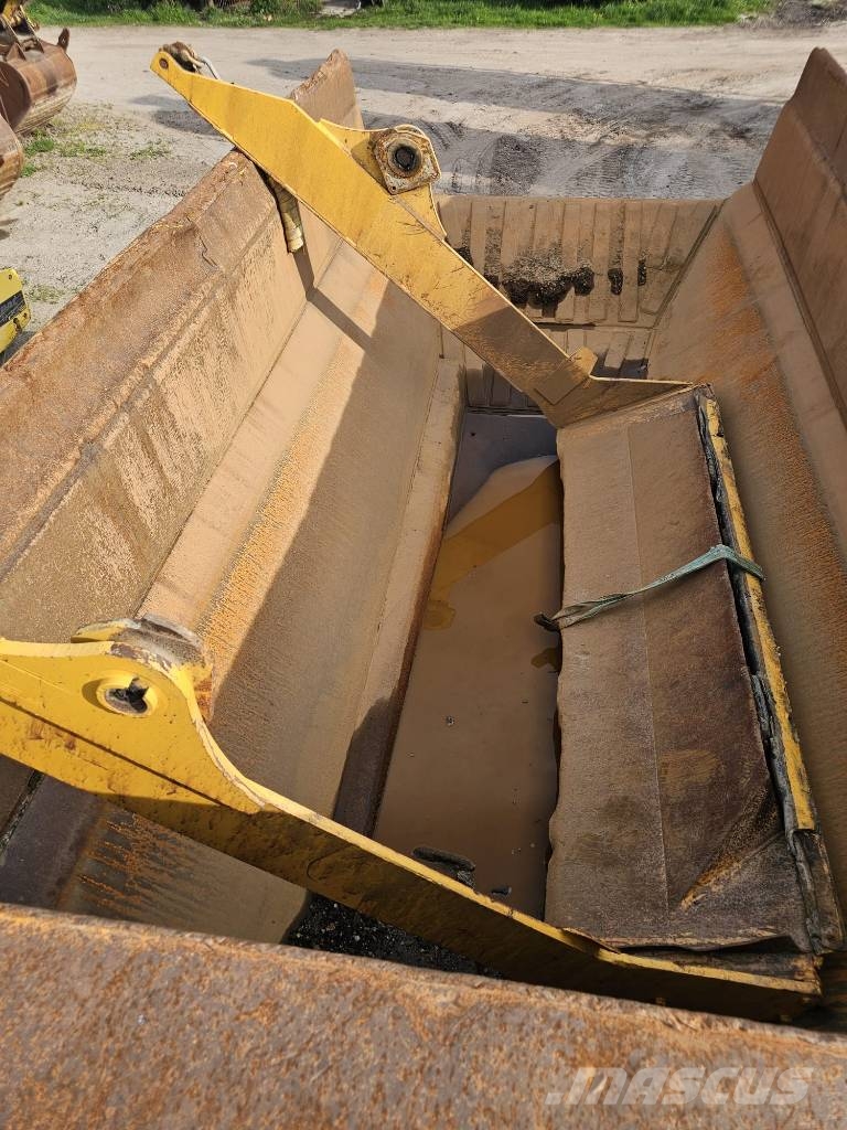 Volvo A 25 D Knik dumptrucks