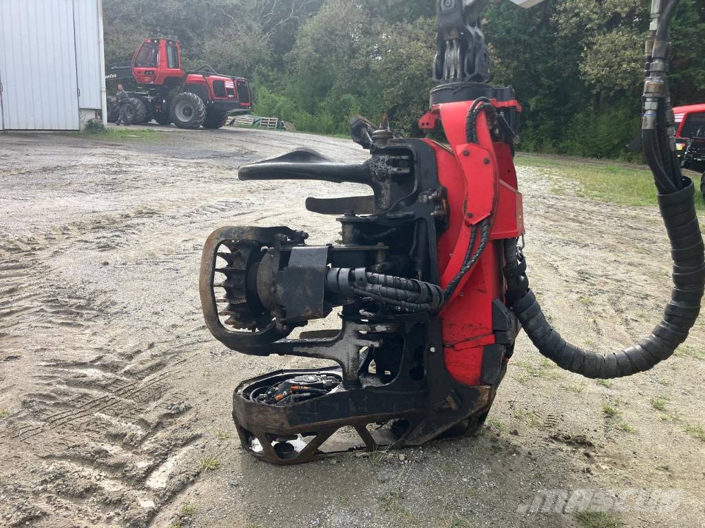 Komatsu 931 XC حصادات