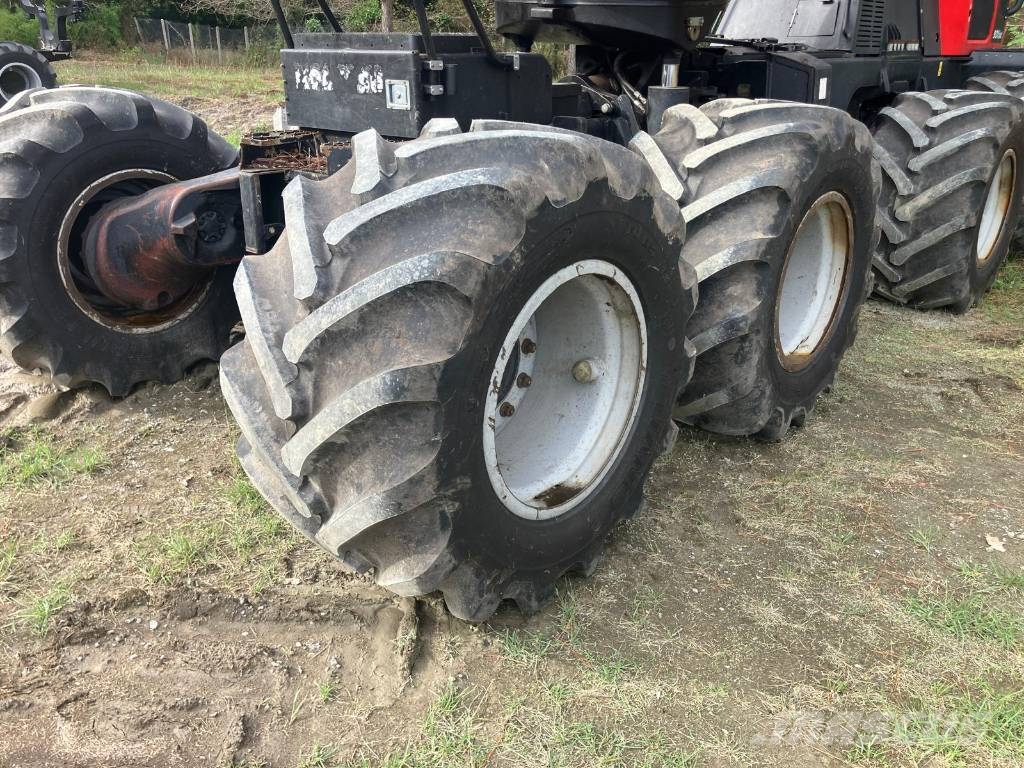 Komatsu 931 XC حصادات