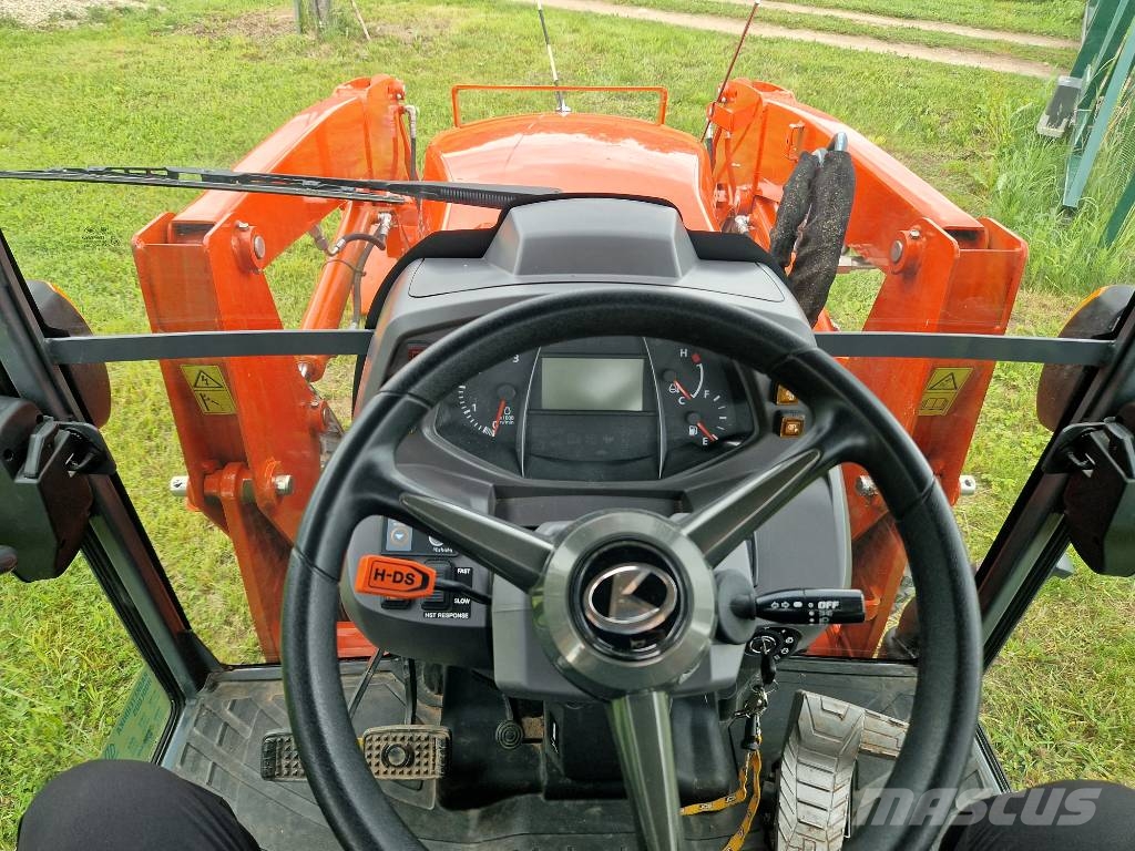 Kubota L2-552 الجرارات