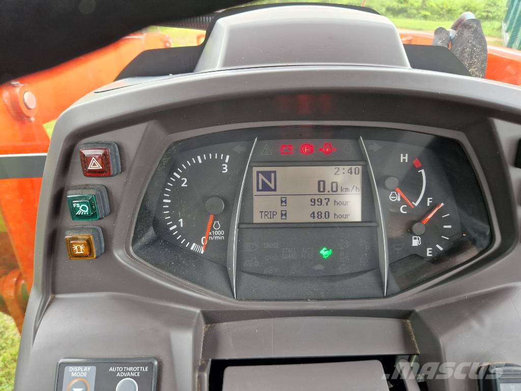 Kubota L2-552 الجرارات