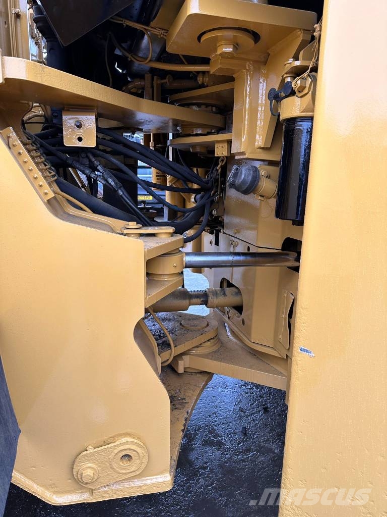 CAT 980H Колесни товарачи