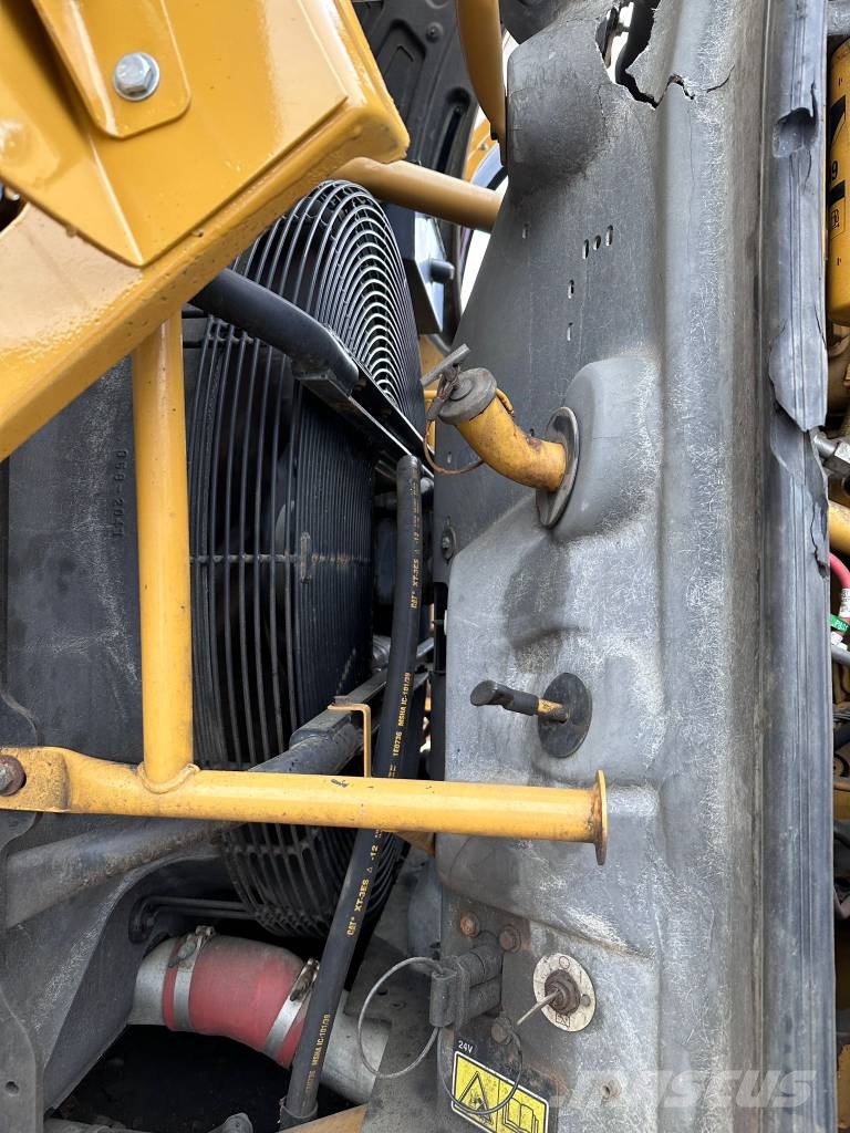 CAT 980H Колесни товарачи