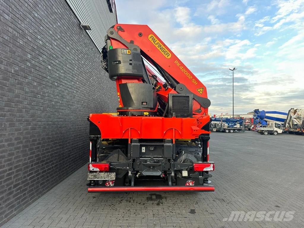MAN TGS 26.480 6X4 MET PALFINGER PK 42002-SH G KRAAN / شاحنات الرافعات