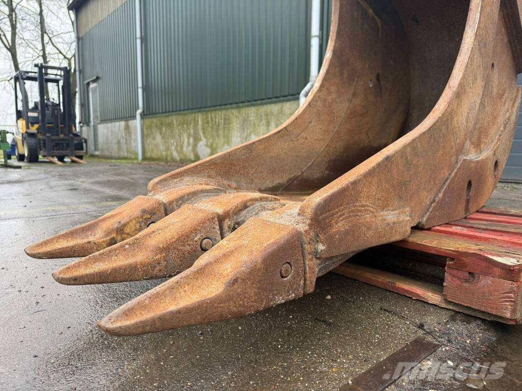 VTN Theeth bucket / rock bucket / tandenbak Benne