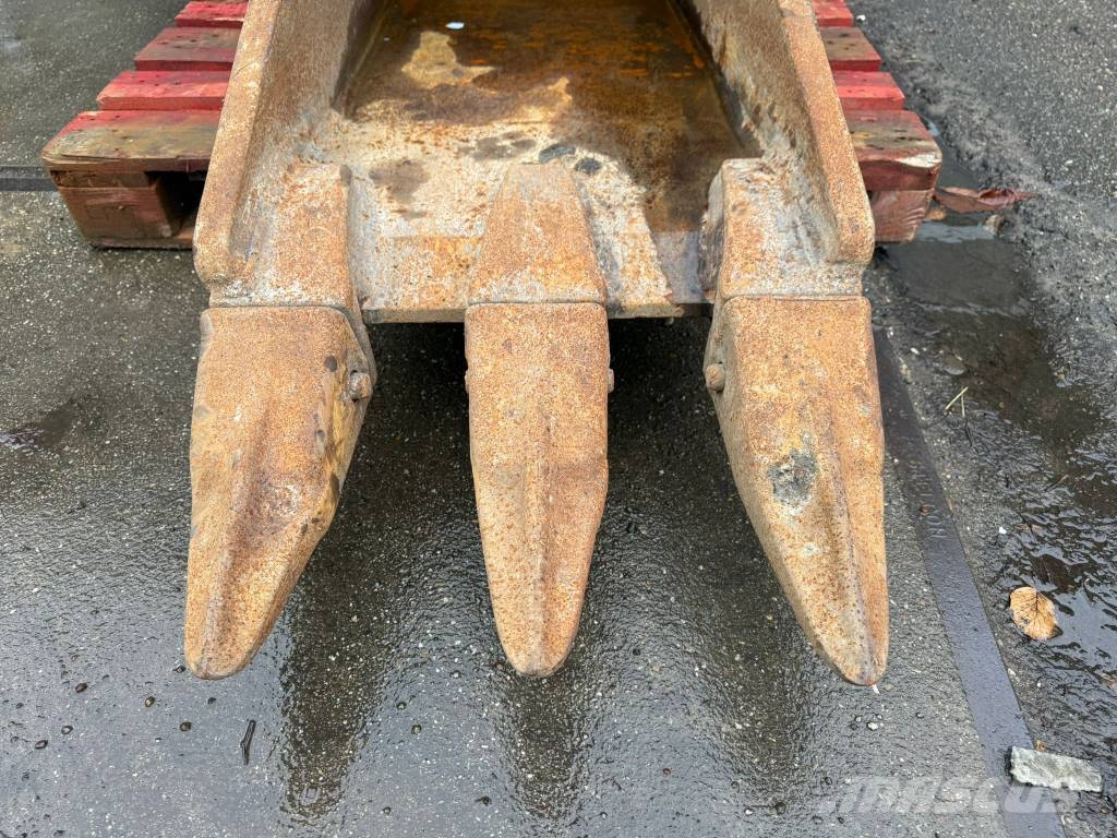 VTN Theeth bucket / rock bucket / tandenbak Benne