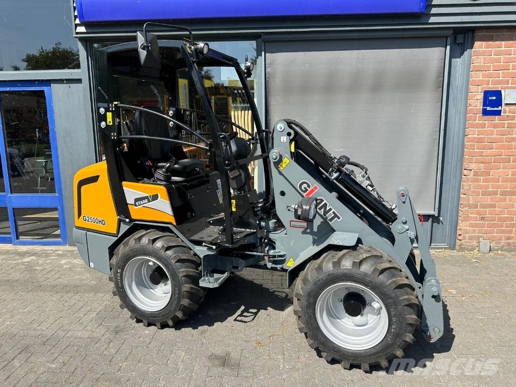 GiANT G 2500 HD 多功能裝載機