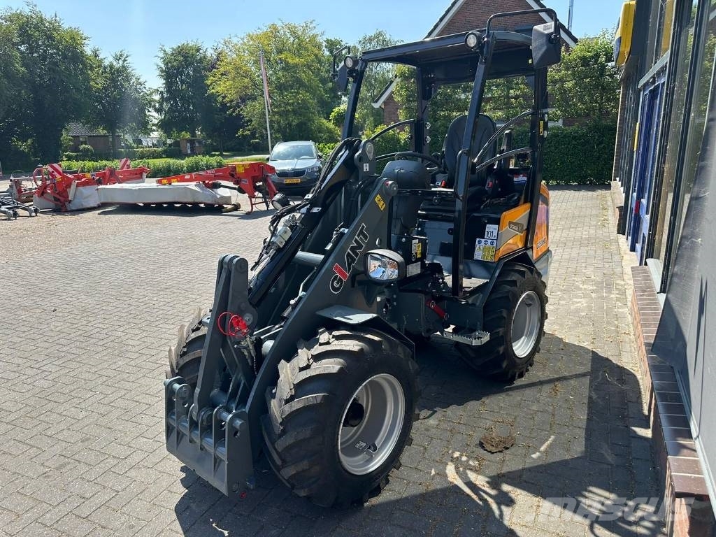 GiANT G 2500 HD 多功能裝載機