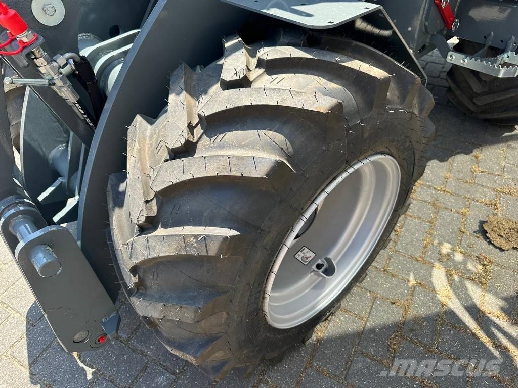 GiANT G 2500 HD 多功能裝載機