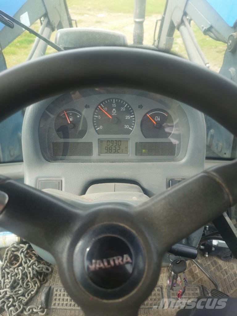 Valtra 6400 / MYYTY Trattori