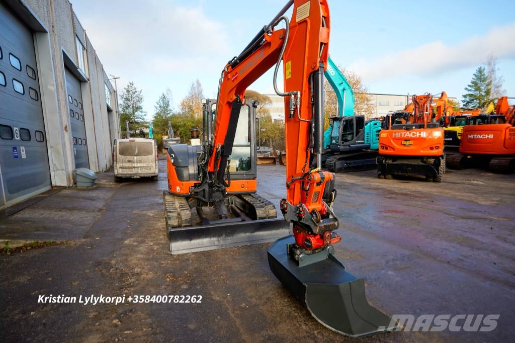 Hitachi ZX48U-5CLR PYÖRITTÄJÄLLÄ حفارات صغيرة أقل من 7 طن (حفارات صغيرة)