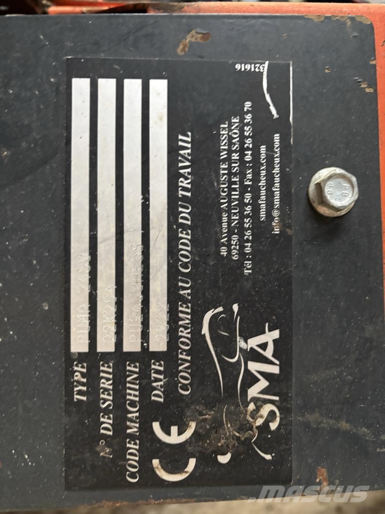 SMA 2450 Kosilice sa postoljem za vuču