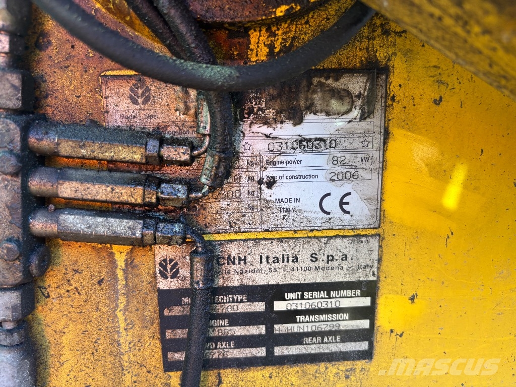 New Holland LB 115 B-4 PS / Kallistaja, 2 kauhaa, Hyd-piikit Rendegravere