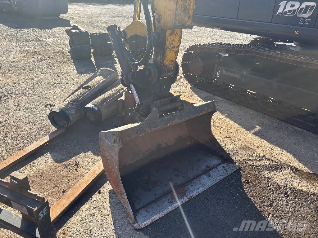 New Holland LB 115 B-4 PS / Kallistaja, 2 kauhaa, Hyd-piikit Rendegravere