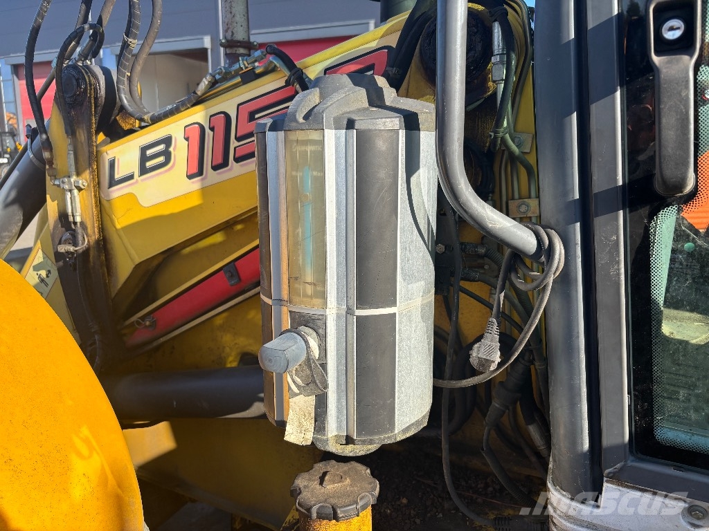 New Holland LB 115 B-4 PS / Kallistaja, 2 kauhaa, Hyd-piikit Rendegravere
