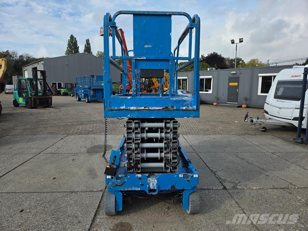 Genie GS-4047 werkhoogte 13.70m elektrisch Makazaste platforme
