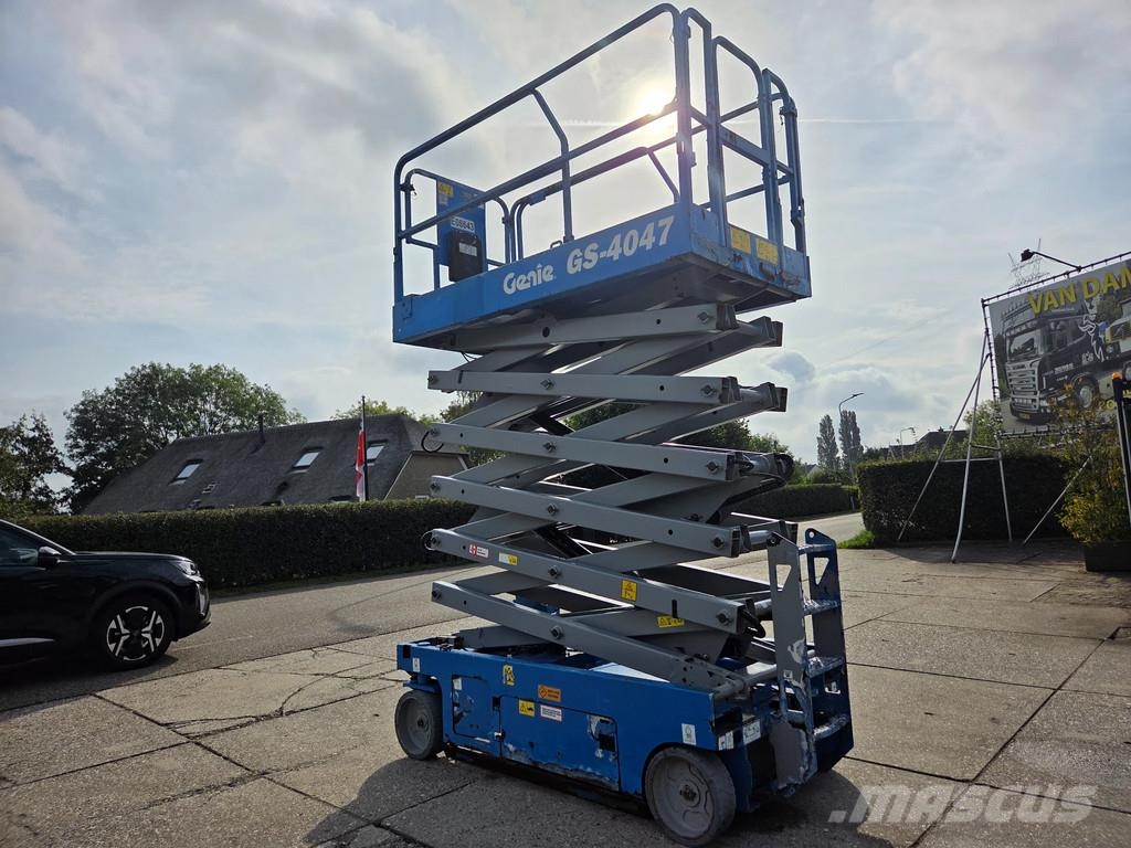 Genie GS-4047 werkhoogte 13.70m elektrisch Makazaste platforme