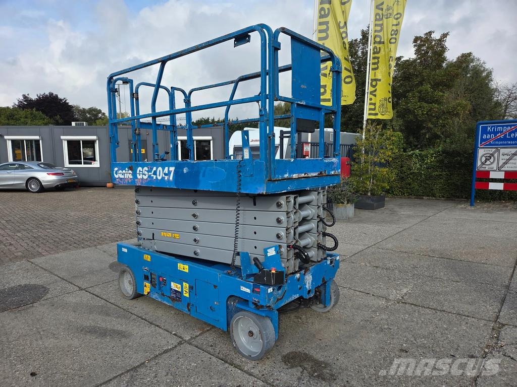 Genie GS-4047 werkhoogte 13.70m elektrisch Makazaste platforme