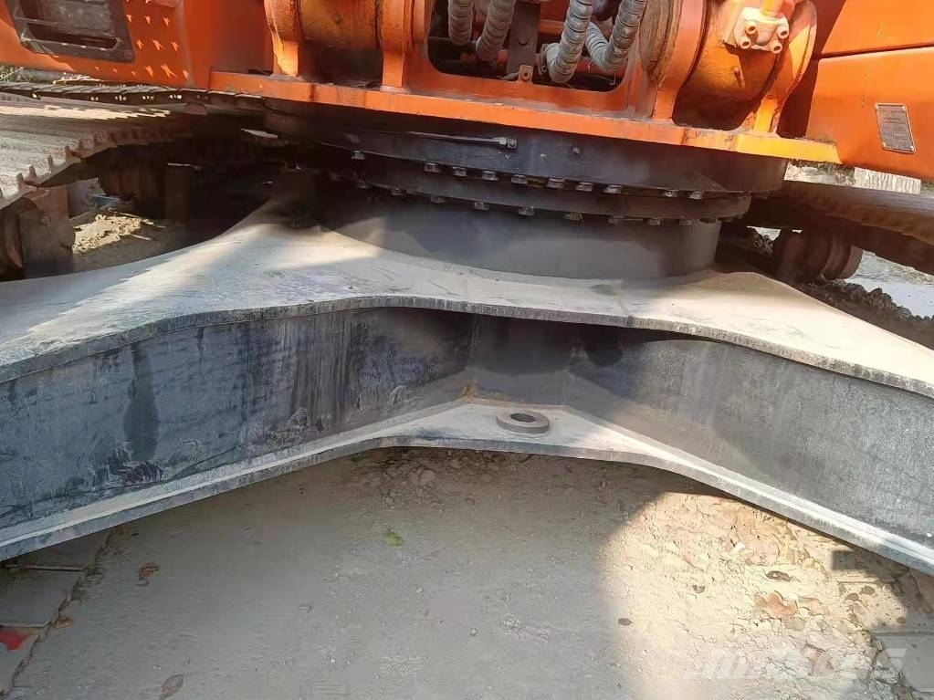 Doosan DH 420 LC-7 Pásové rýpadlá