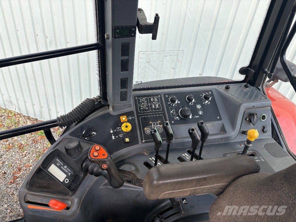New Holland M 135 DT Traktoren