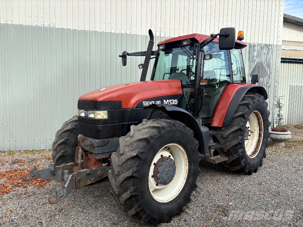 New Holland M 135 DT Traktoren