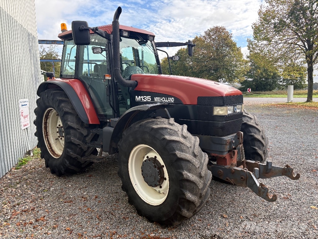 New Holland M 135 DT Traktoren