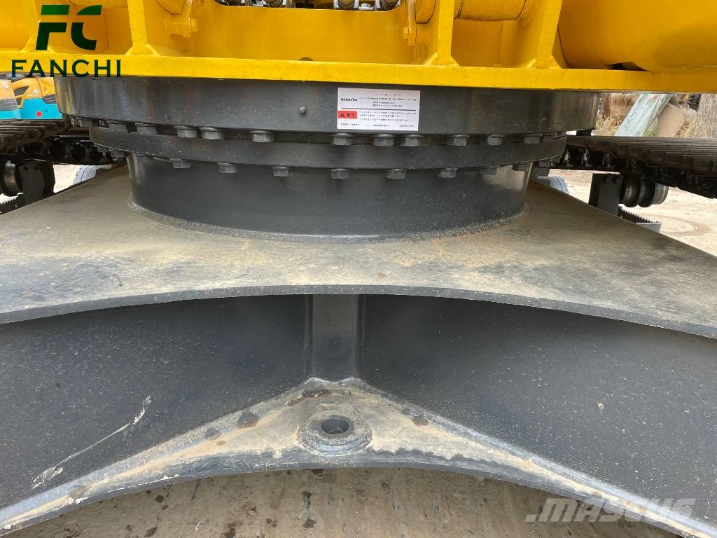 Komatsu PC 210 LC Εκσκαφείς με ερπύστριες