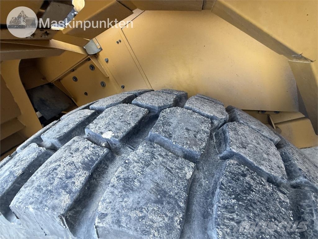 CAT 962K Buldozer sobre ruedas
