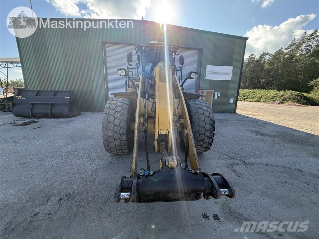 CAT 962K Buldozer sobre ruedas